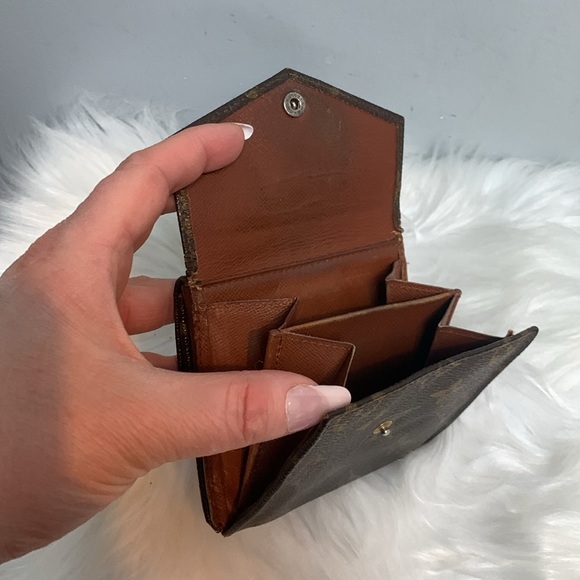 1988 authentic Louis Vuitton Elise wallet - rip inside - Picture 8 of 17